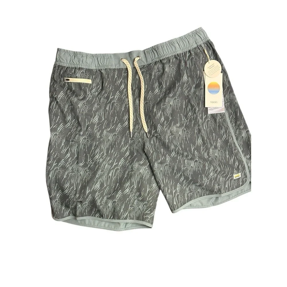 Vuori Men's Banks Short 7.5” Inseam Kashmir Flux Green Sz XXL New $68